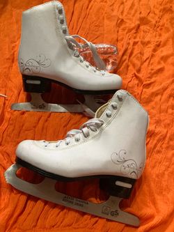 Figure ice skates size 3
