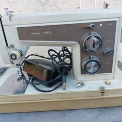 Vintage Sears Kenmore Model 158-14031 With Case ..all Metal $120