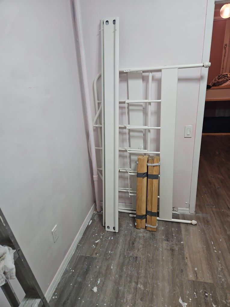 Ikea Sagstua Queen Bed Frame White