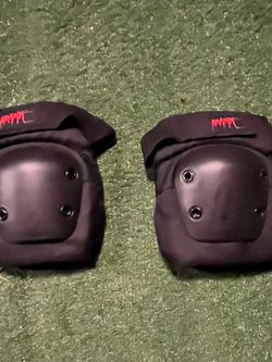 Small Skateboard Knee Pads