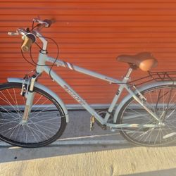 Ozone 500 Men’s 700c Cityscape Hybrid Bike