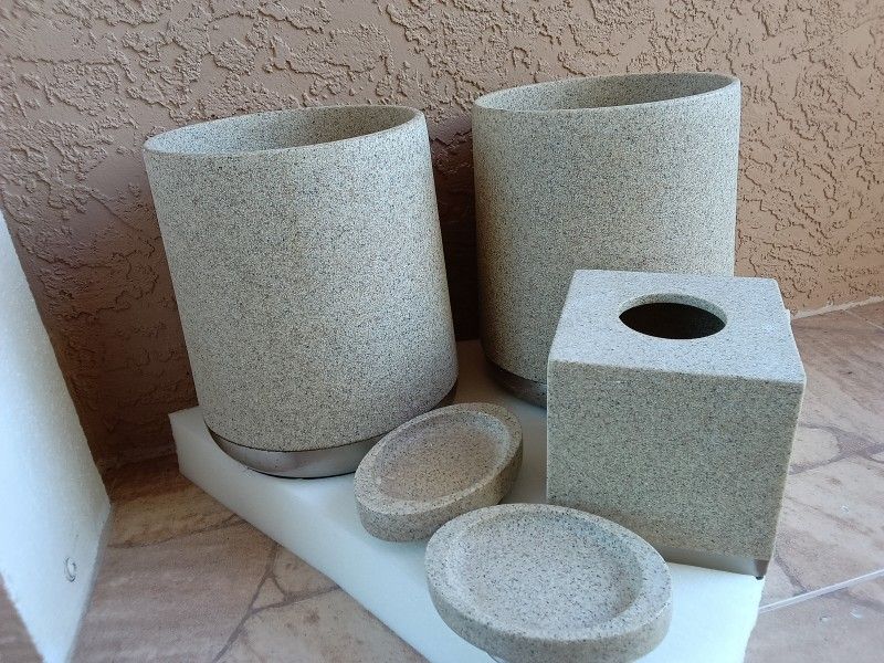 Ceramic Bathroom accessories Set