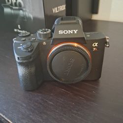 Sony A7R3 Sony A7Riii 