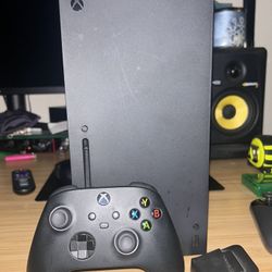 Xbox Series X (Black) With Wireless Controller And Charging Dock