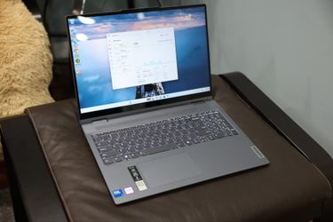 Damaged 16" Lenovo IdeaPad 16IRU9 2-in-1 laptop tablet