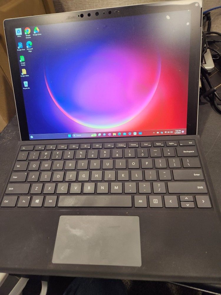 Windows Surface Pro 7 Tablet Computer 