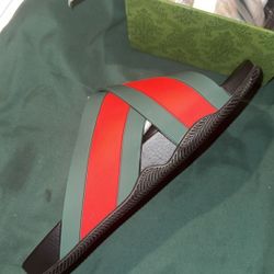 Men Gucci Web Slides 