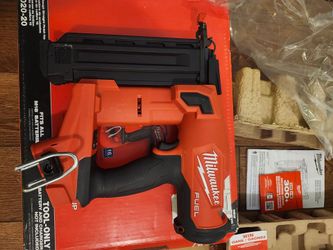 Milwaukee
M18 FUEL 18-Volt Lithium-Ion Brushless Cordless 18-Gauge 1/4 in. Narrow Crown Stapler