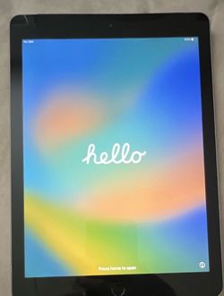 Apple iPad 5th Gen A1823 9.7" 32GB, Gray, WIFI+Cellular