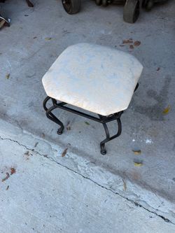 Vanity Stool Or Bench - New / Read Below ⬇️ ITS AVAILABLE WHY ASK
