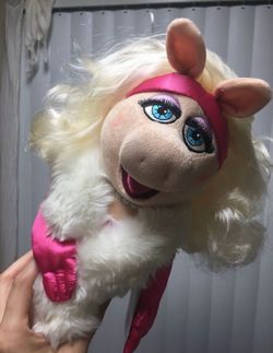 The Muppets Miss Piggy Plush Doll Valentines Day
