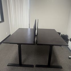 Adjustable desk