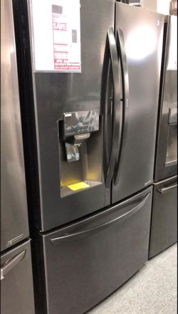 Fridge refrigerator LG 27.7 ft.³ black stainless steel original price $3249 our price $2199