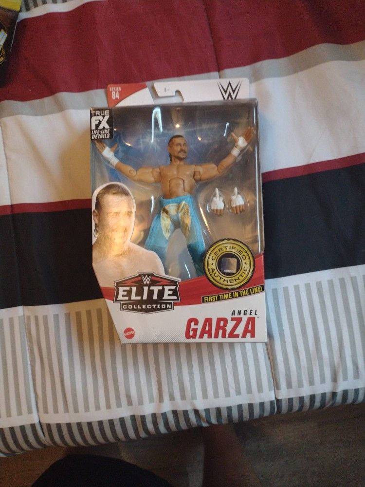 WWE Elite 84 Angel Garza