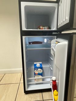 NEW REFRIGERATOR COMPACT