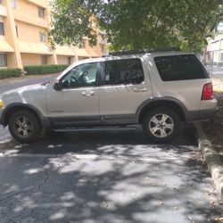 Ford Explorer 2005 XLT