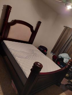 Bedroom set - Great for Mothers Day Gift.