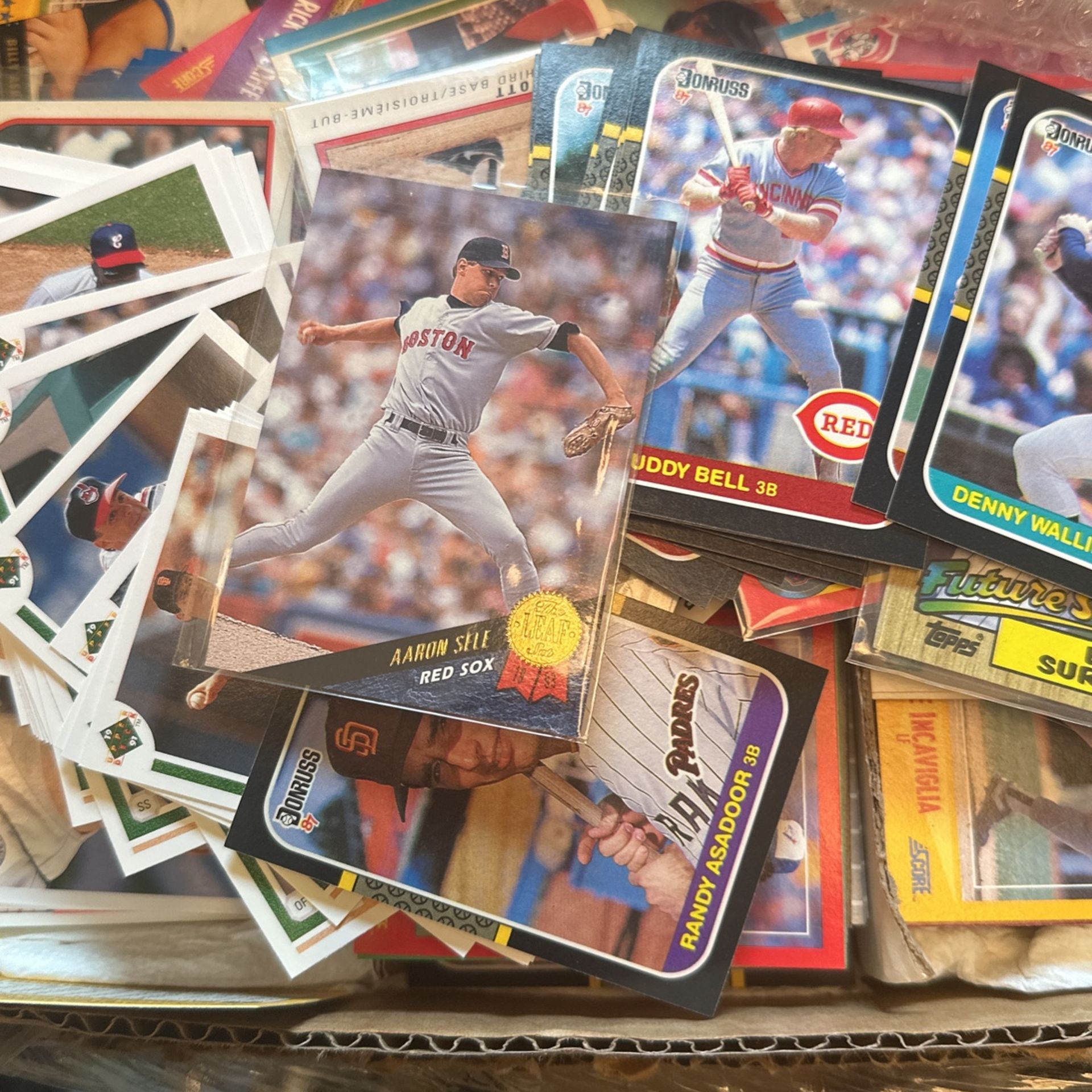 1000s of Baseball Trading Cards