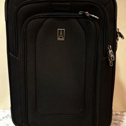TRAVELPRO BLACK 4-WHEEL CARRY-ON LUGGAGE - 23"