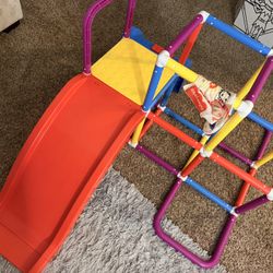 ***ONLY $75 *** TODDLER PLAY JUNGLE 