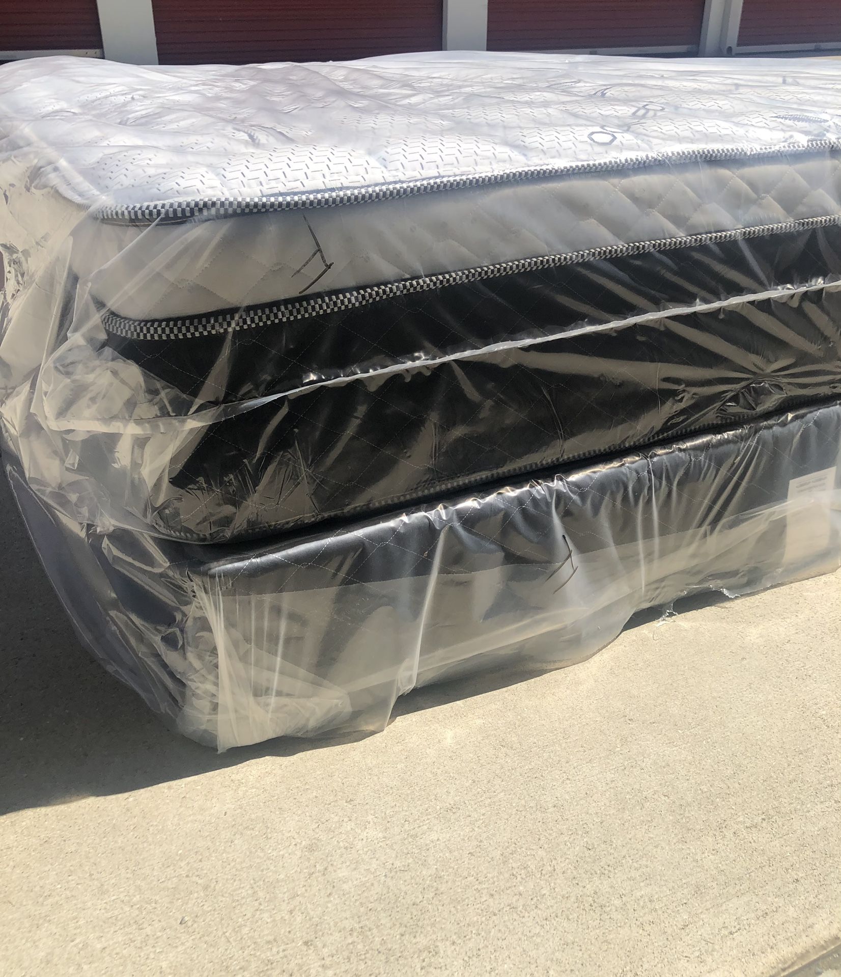 KING PILLOW TOP MATTRESSES SETS ‼️‼️ Furniture