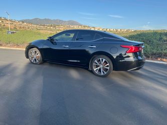 2017 Nissan maxima