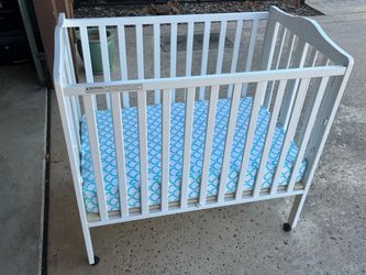 Baby crib, mattress, & bedding