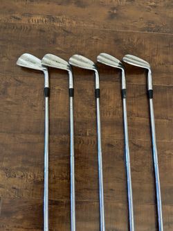 Golf Clubs Titleist Includes 4,7,8,9,P