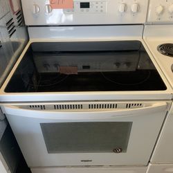 White Whirlpool Glass Top Stove Range Oven Excellent  .    Warehouse pricing.   Warranty  . Delivery Available . 2522 Market st. 33901