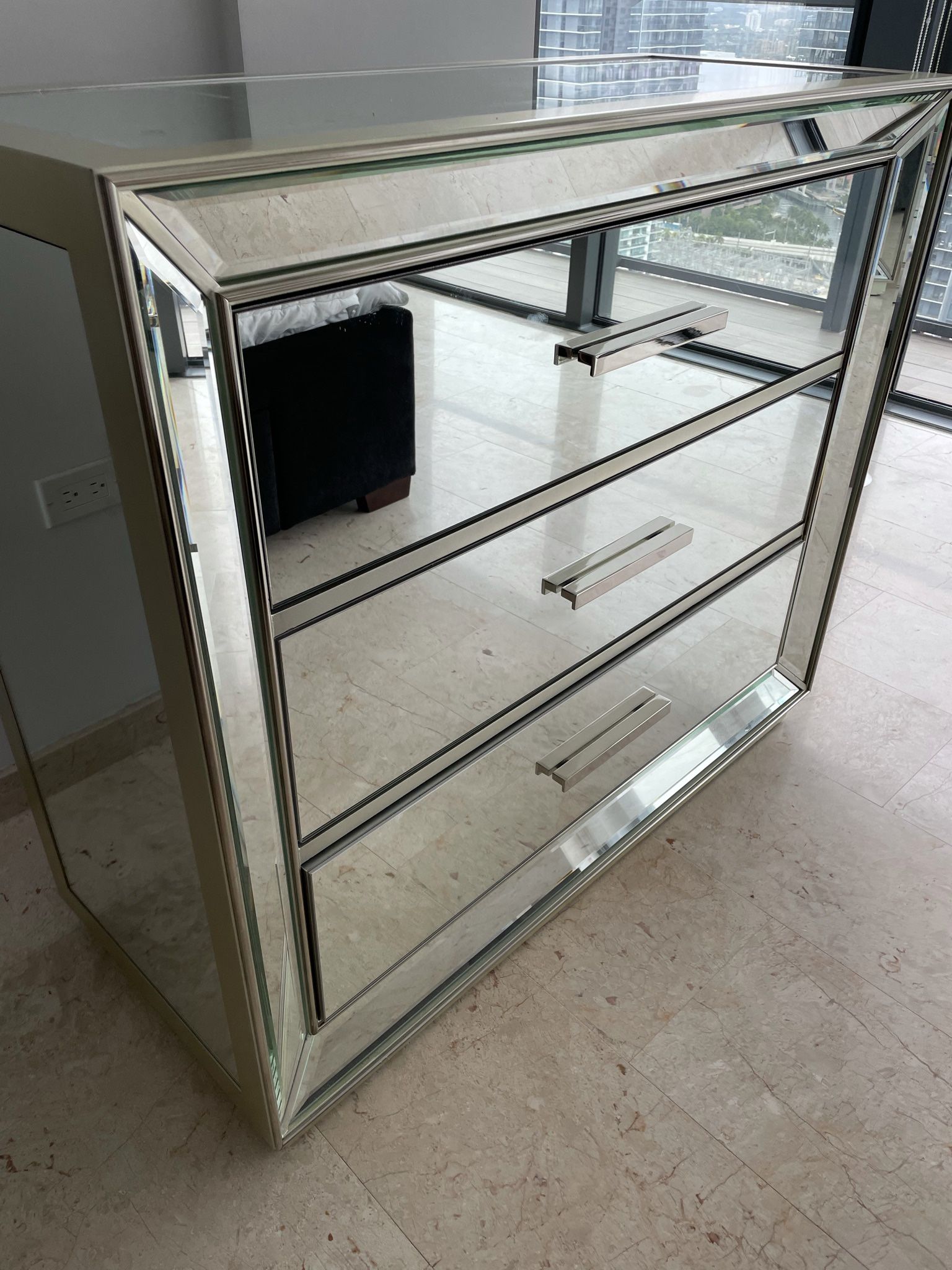 Mirror Chest / Dresser - City Furniture