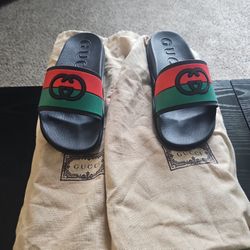 Men's Gucci Slides - Size 6