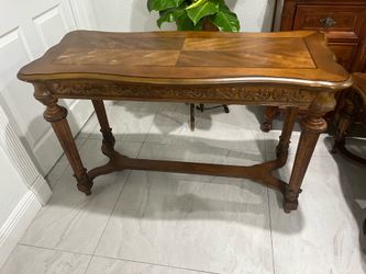 Elegant Traditional Living Room Table Set