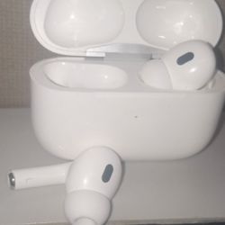 GEN(2 )  APPLE EAR PODS  LIKE NEW