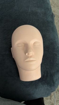 Eyelash mannequin