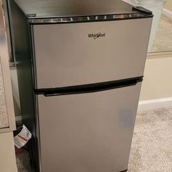 Whirlpool Mini Fridge and Freezer 