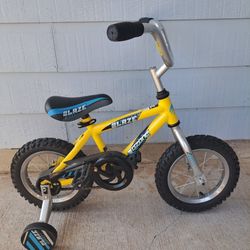 Ozone 500 Boys' Blaze 12 in Bike. 