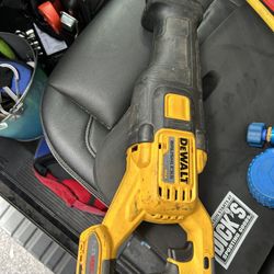 Saw Saw Dewalt