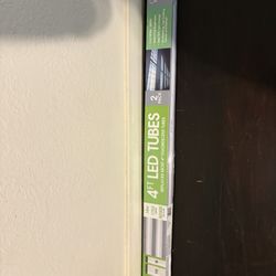 4 Foot LED Light Bulbs 