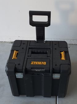 DeWalt Rolling Tool Box