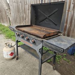 Blackstone 4 Burner grill