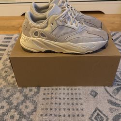 Yeezy 700 ‘Analog’