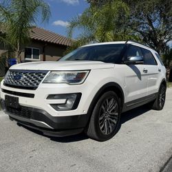 2017 Ford Explorer Platinum 
