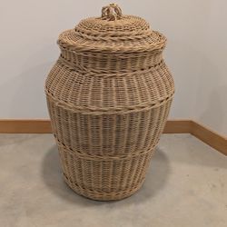 Large Basket With Lid