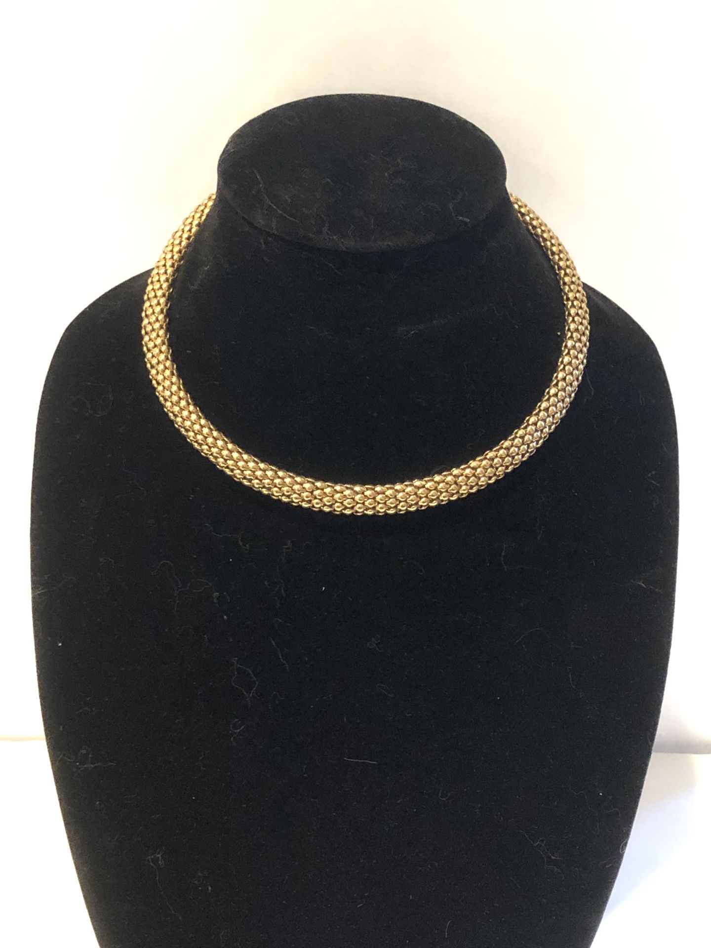 Lovely flexible woven choker