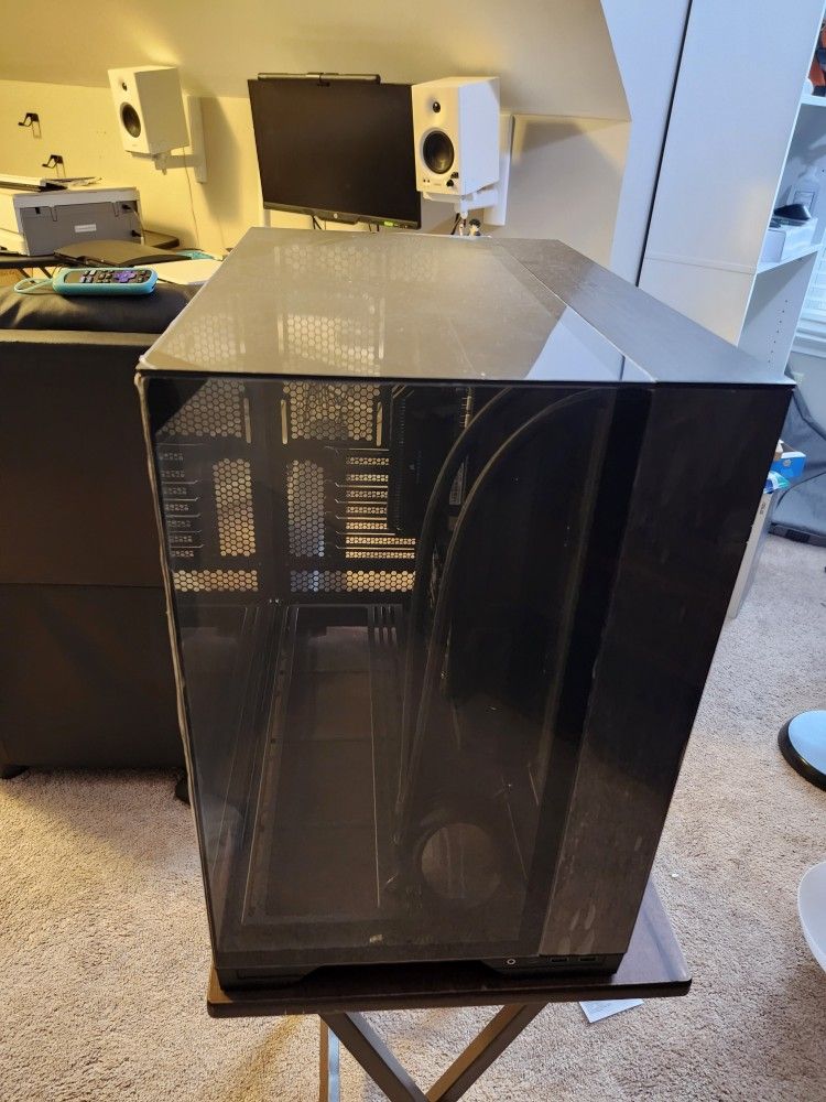 Lian Li o11 VISION w/ Motherboard & PSU
