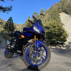 2019 Yamaha YZF-R Sport 
