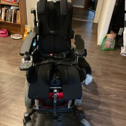 Power Wheelchair Quantum Q6000 Edge
