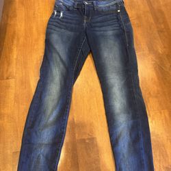 Woman’s rock and republic jeans, shipping avail