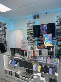 iPhone 6–17 Pro Max – Unlocked iPhones Available