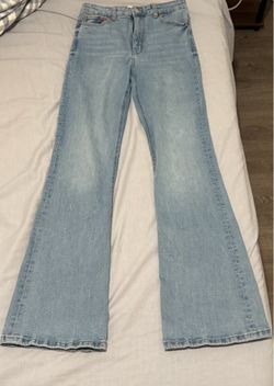 Zara High-Waisted Flare Jeans (Size US 8 / EUR 40)